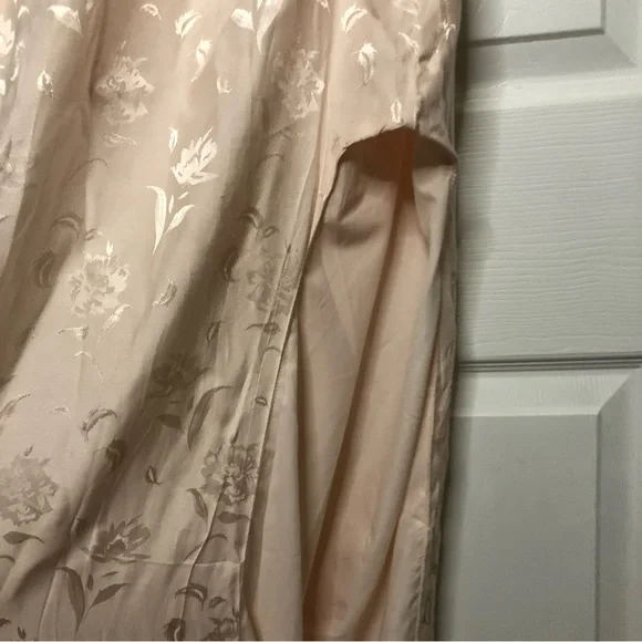 Lulu’s Red Carpet Ready Floral Satin Jacquard Halter Dress - Picture 11 of 16